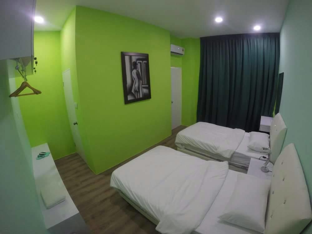 Xenia Homestay Kuching Exterior foto