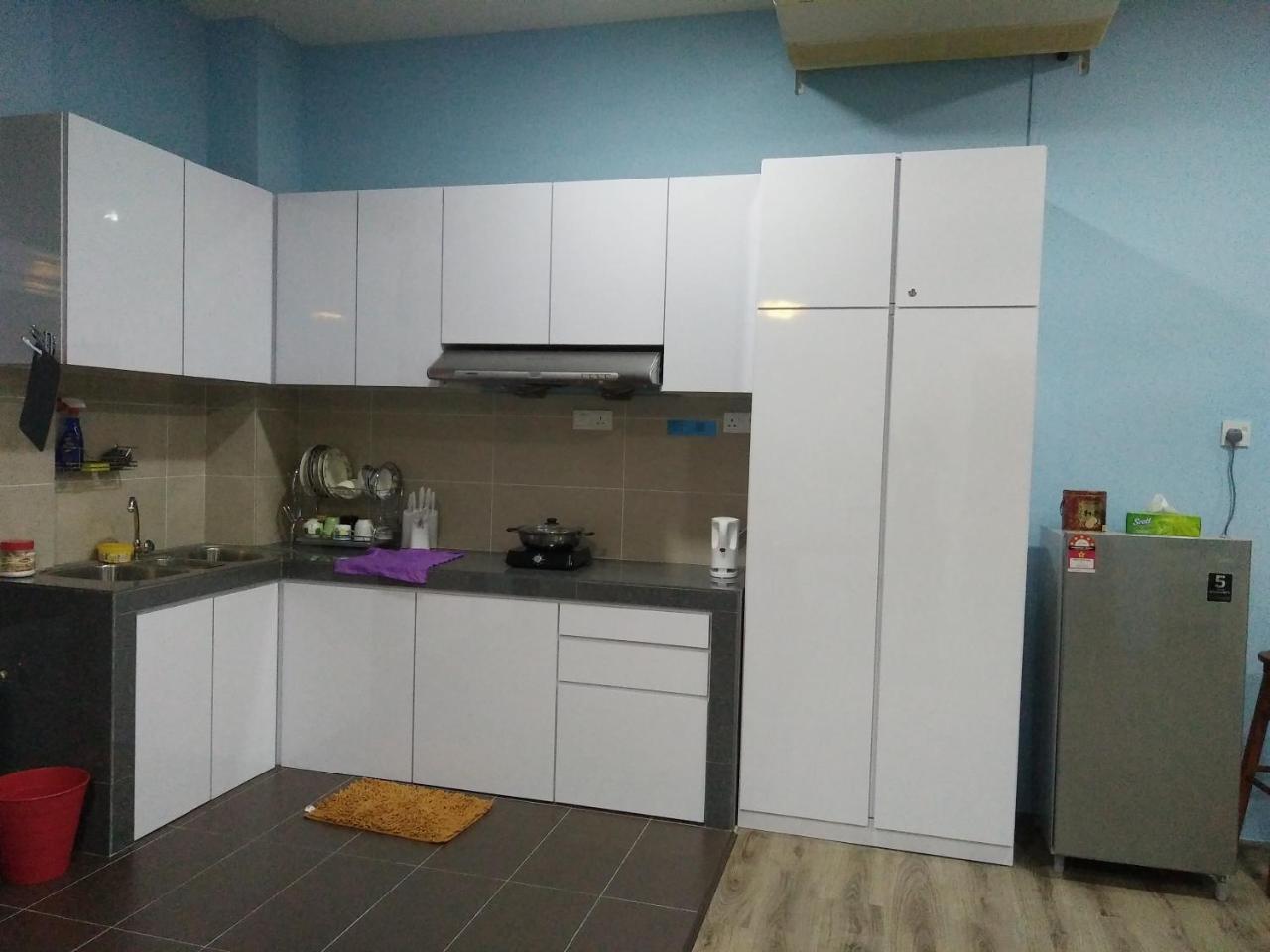Xenia Homestay Kuching Exterior foto